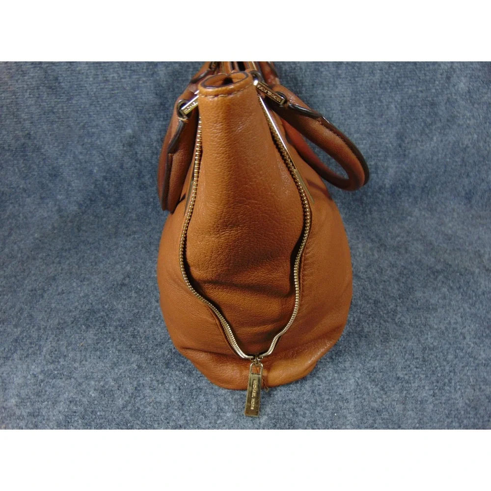 Michael Kors Vivian East West Shoulder Bag‎ Brown Leather Zip Pocket Tote